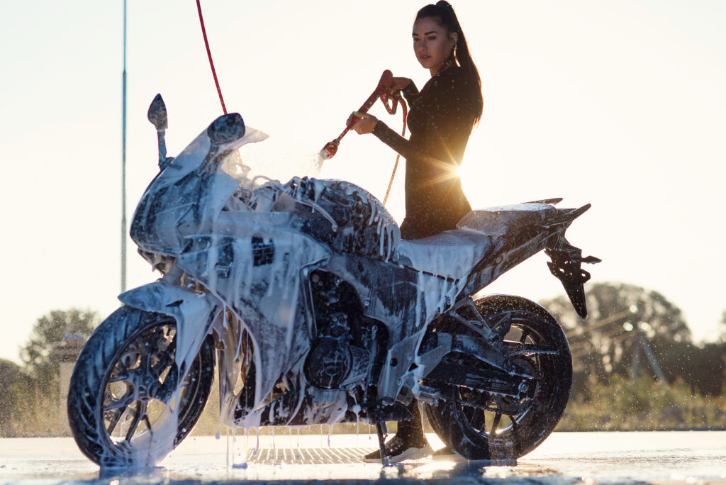Ist es sinnvoll das Motorrad mit dem Hochdruckreiniger zu waschen ?